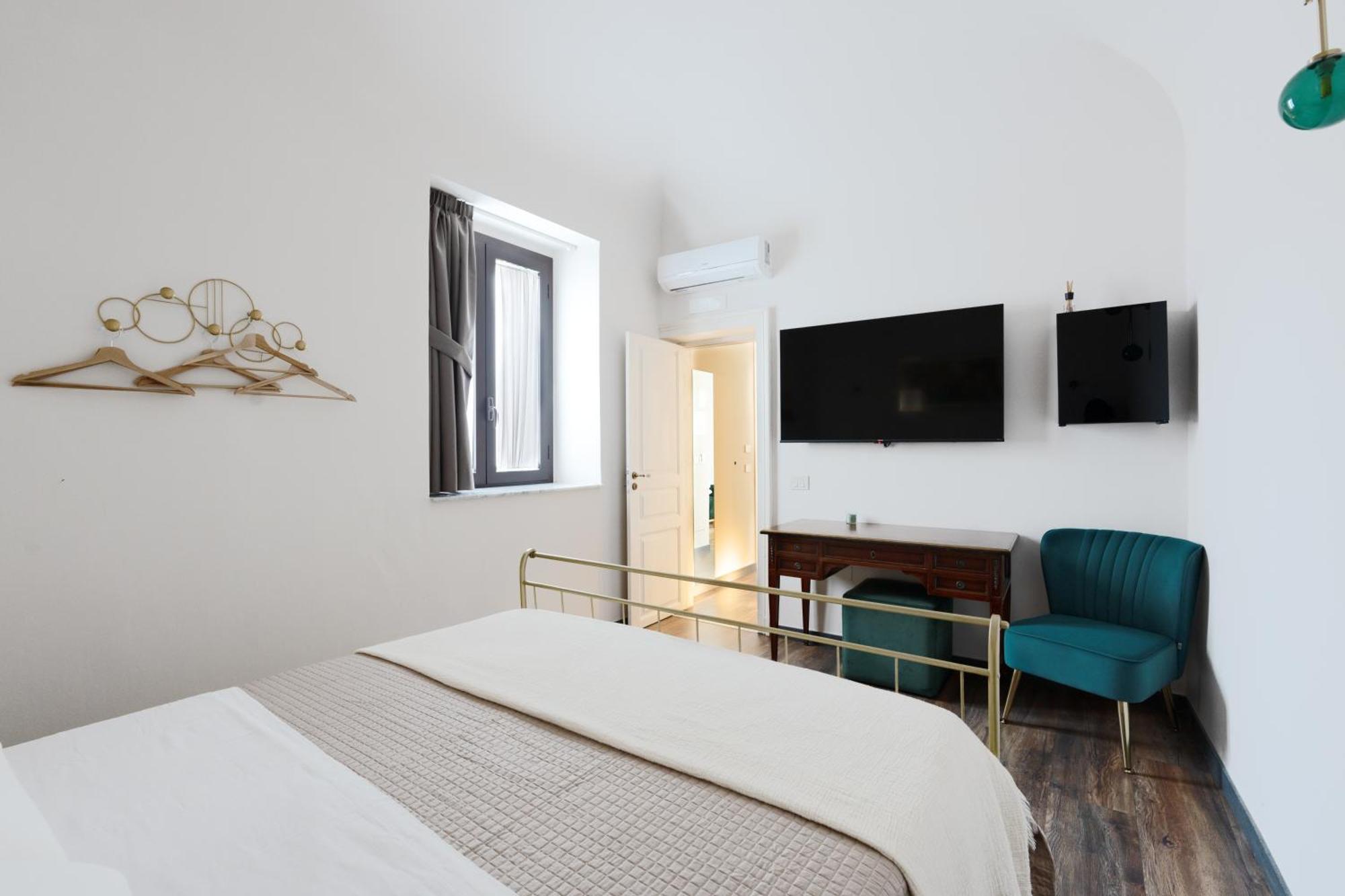Holiday Lux Boutique Room Катанія Екстер'єр фото