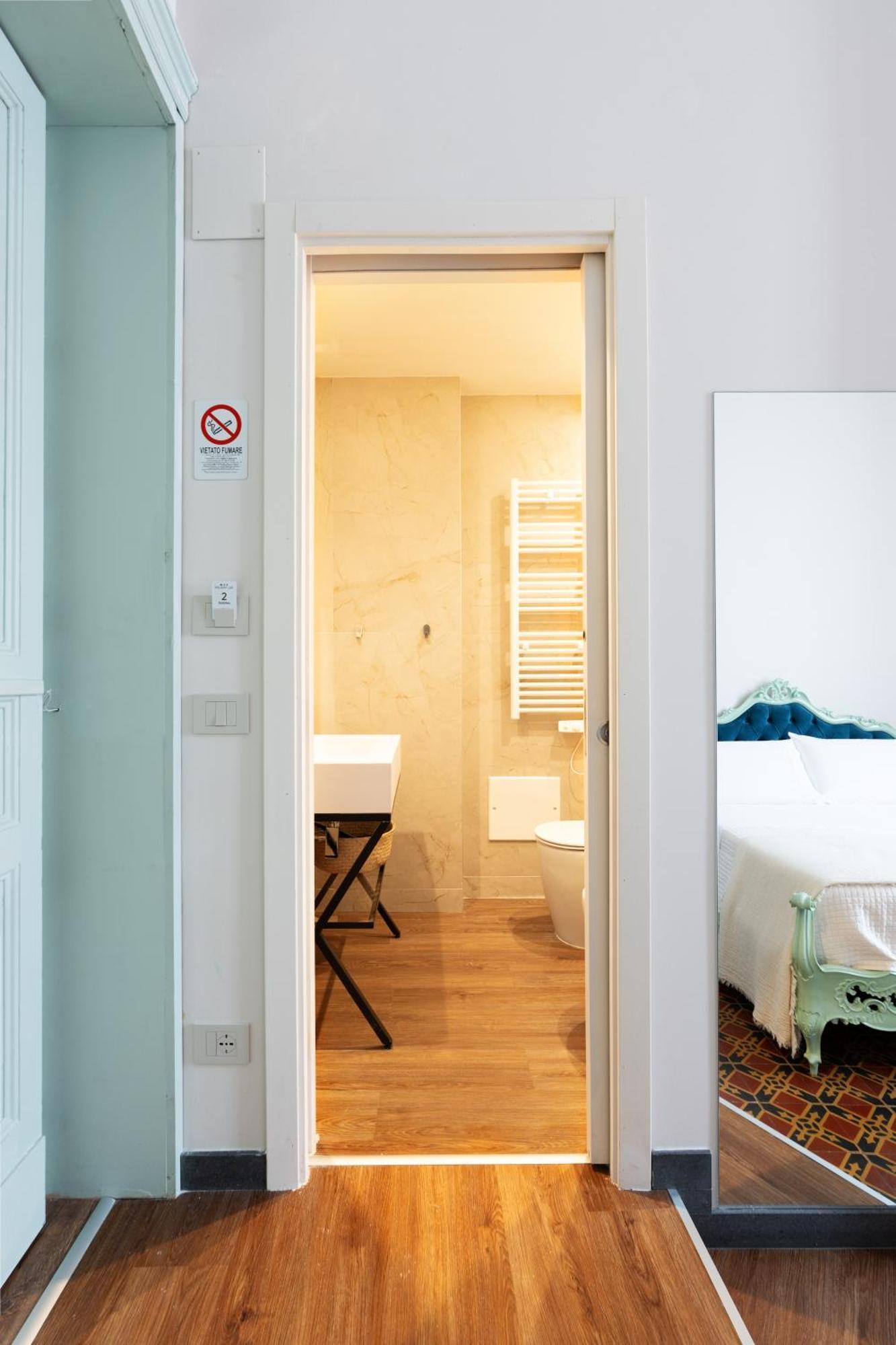 Holiday Lux Boutique Room Катанія Екстер'єр фото